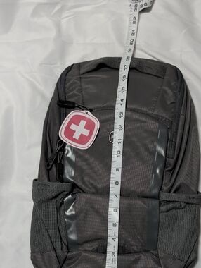 SWISSGEAR Discreet 15" Laptop Backpack